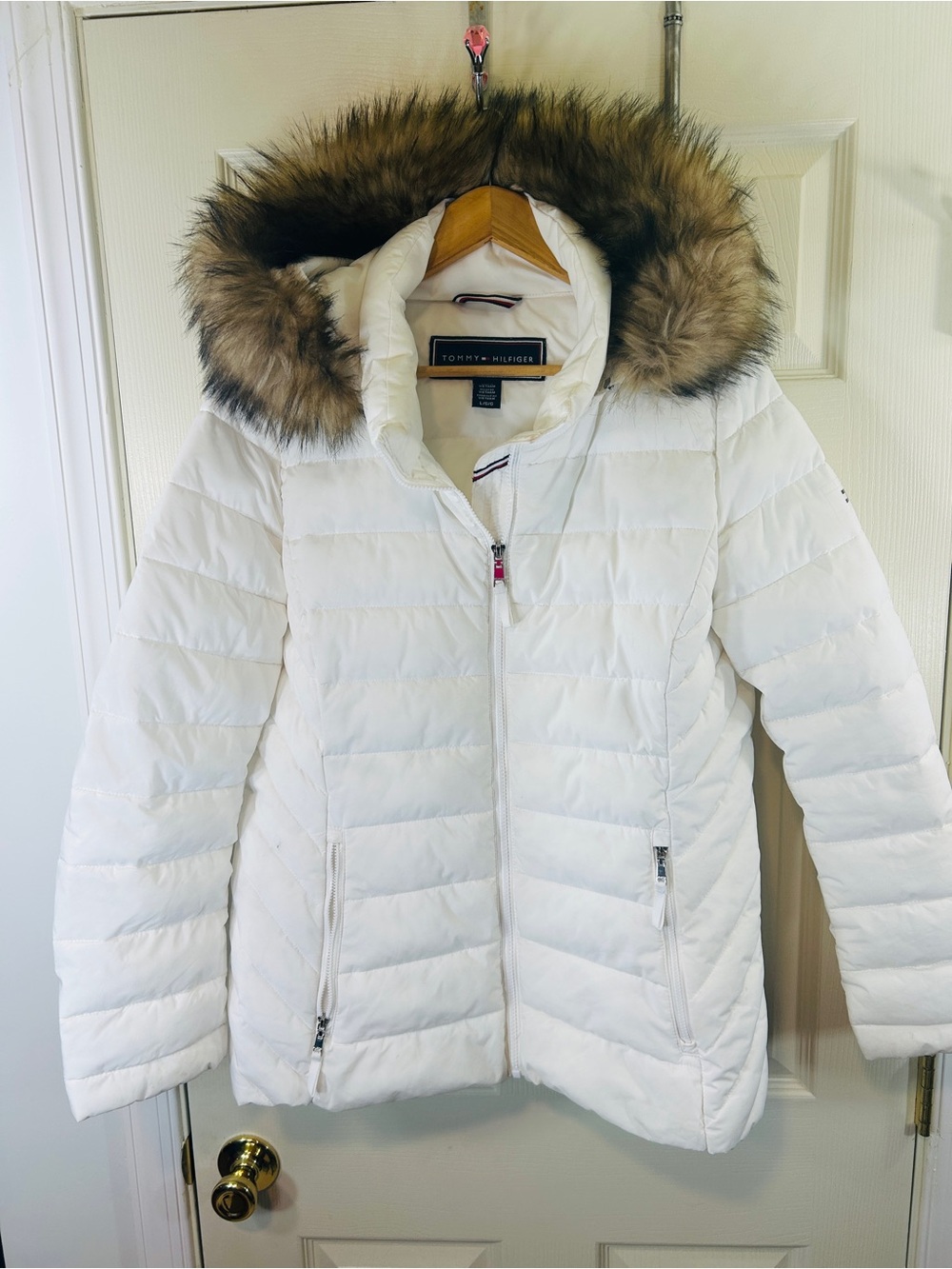 Tommy Hilfiger White Quilted Puffer Jacket with Faux Fur Trim Hood